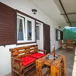 House Mirna Holiday home