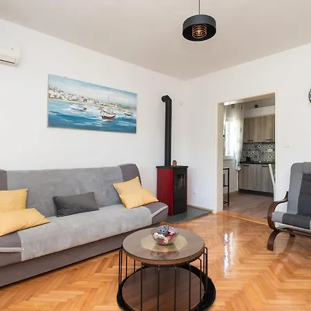 Holiday home House Mirna