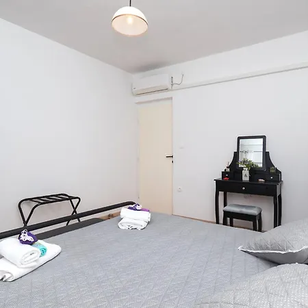 Holiday home House Mirna Rogoznica (Sibenik-Knin)