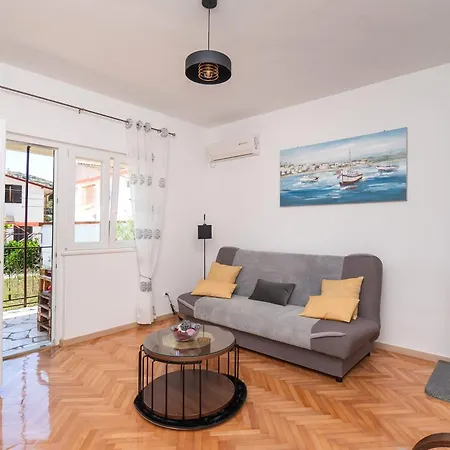 House Mirna Nyaraló Rogoznica