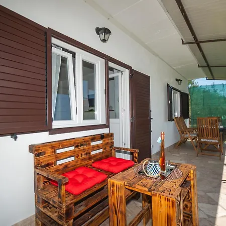 House Mirna Holiday home