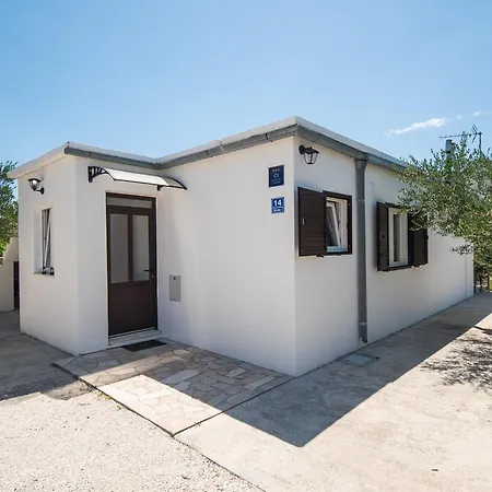 House Mirna Holiday home